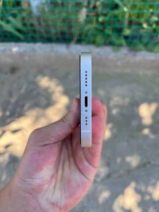 Продам IPhone 13 128 gb white