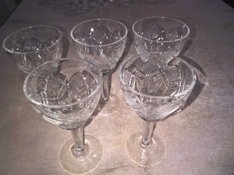 Рюмки хрустальні різні