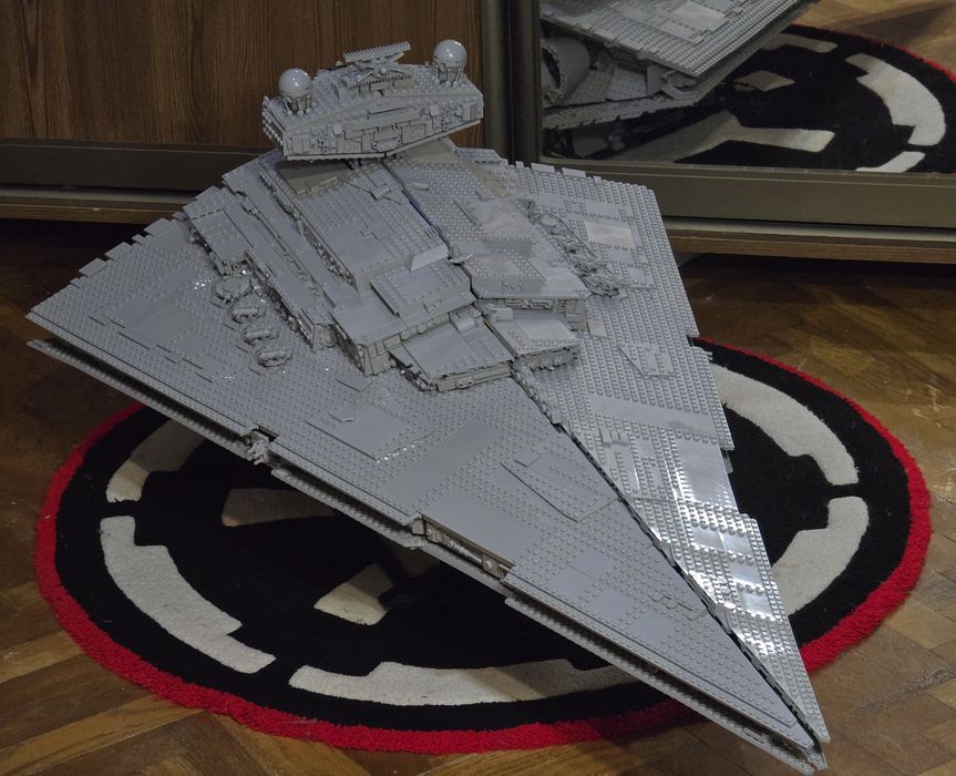 LEGO Star Wars 75252 UCS Imperial Star Destroyer