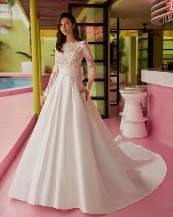 Vestido de noiva Luna Novias ROSA CLARA branco com manga longa comprida em renda