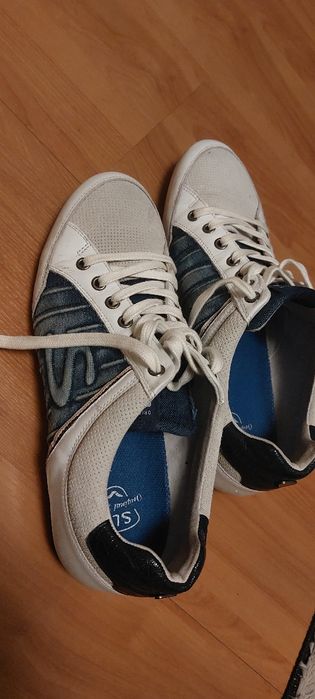 Sapatilha Salsa n42
N 42.5 quase nenhum uso.
Transporte a cargo do com