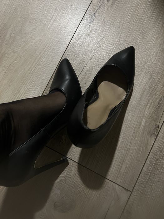 Czarne szpilki damskie klasyczne