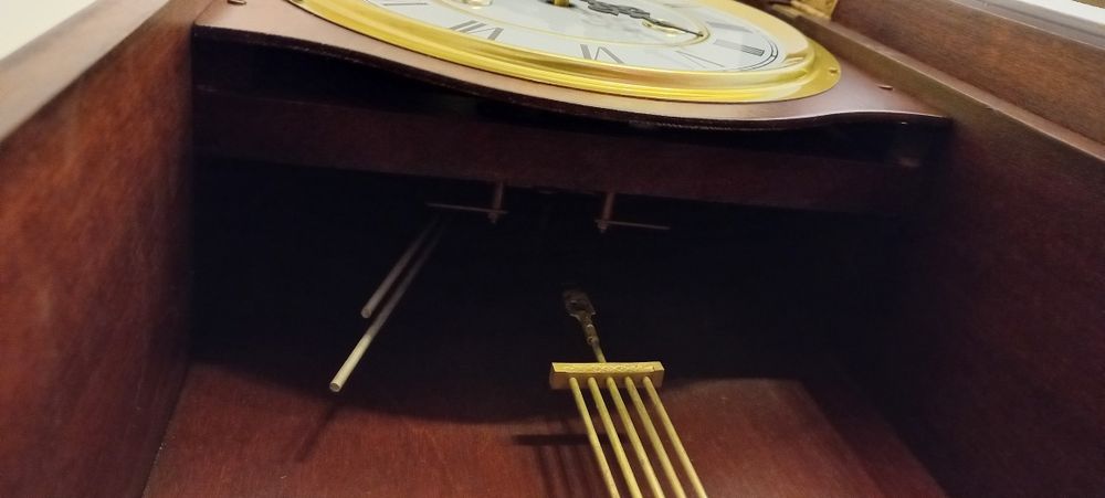 Relógio de carrilhão e pêndulo