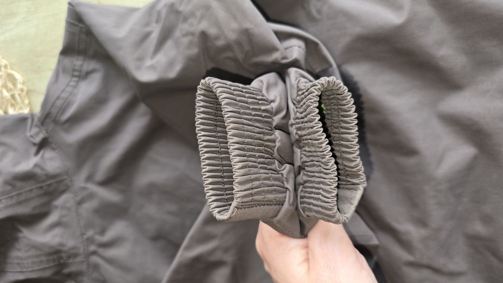 Kurtka kurteczka przeciwdeszczowa przejściowa decathlon nowa 104 parka