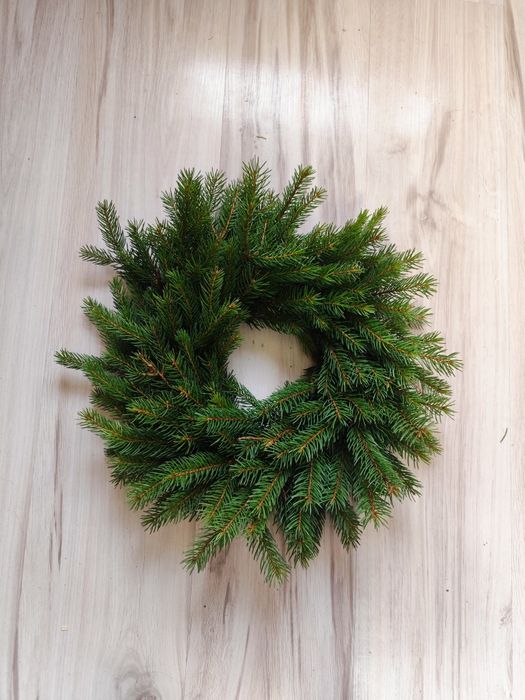 Віночки новорічні із живої гілки