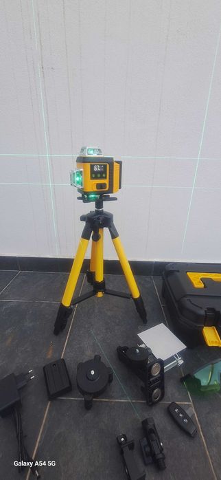 Nível laser 16 linhas 2 baterias + tripé 3D Autonivelante NOVO pladur ladrilho teto pedreiro construção 360 3D