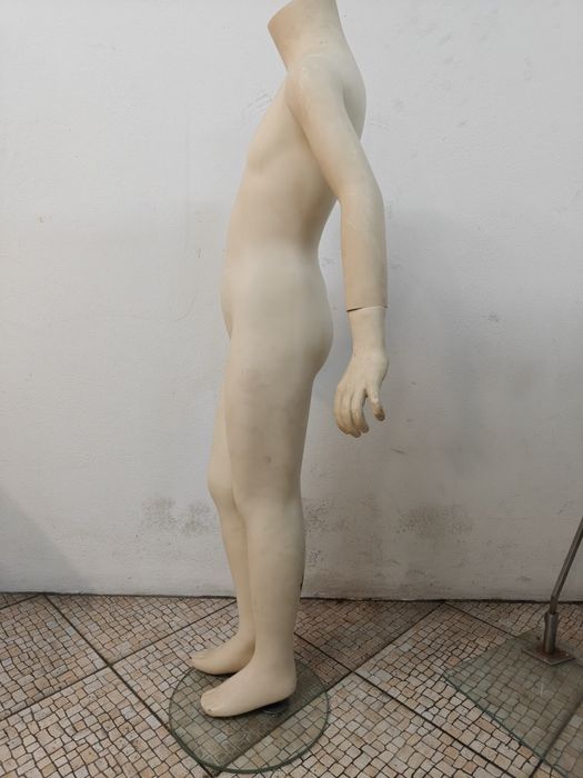 Manequim de crianca