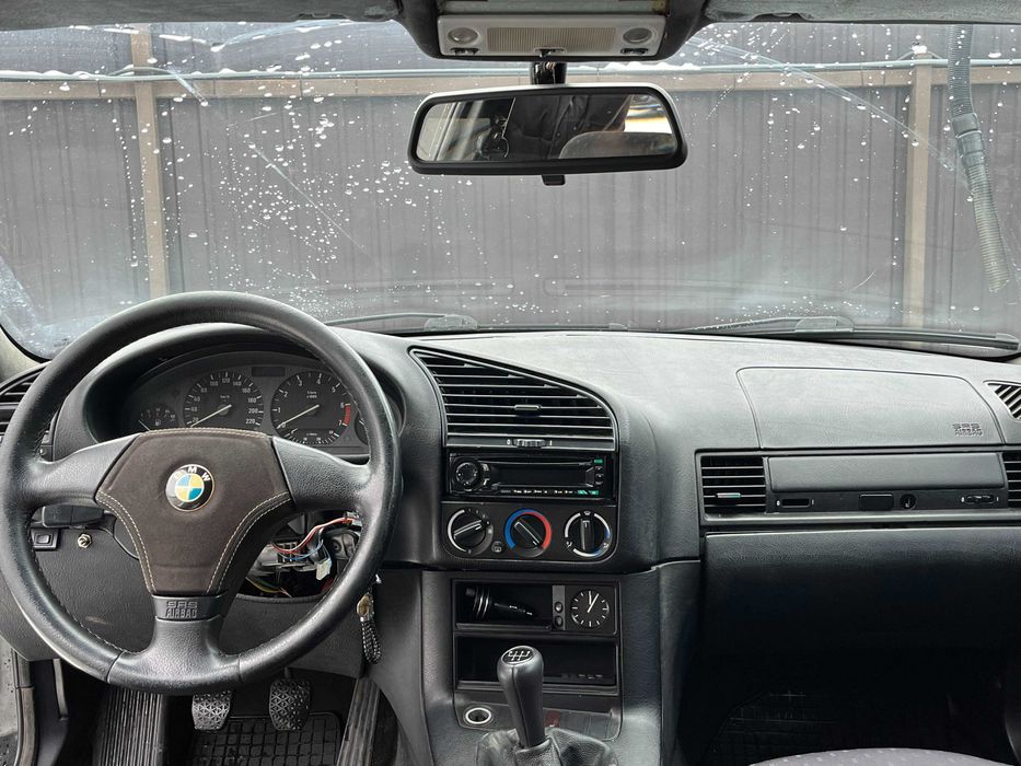 Продам BMW E36 1996р sedan 1.8