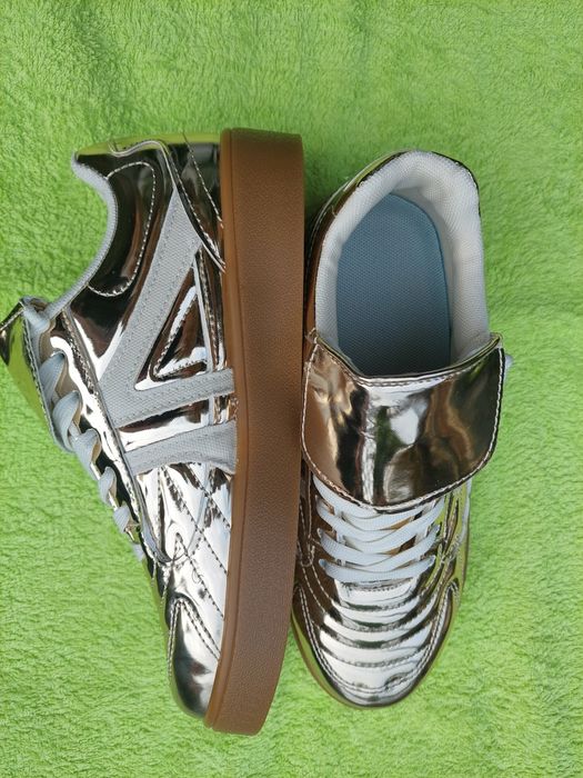 Sneakersy damskie z błyskiem