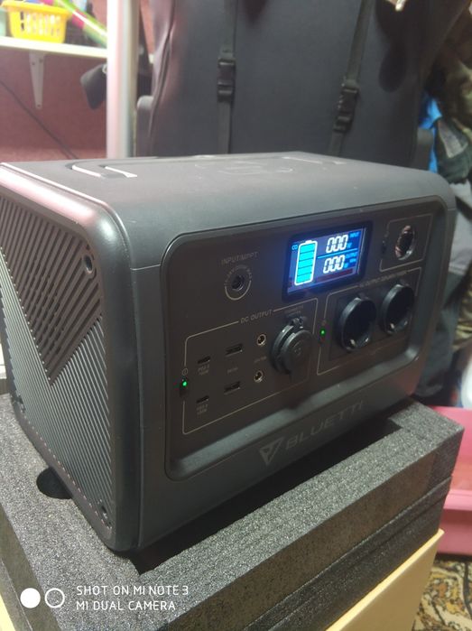 Зарядна станція Bluetti EB70