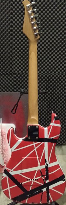 Guitarra estilo EVH “Frankenstrat” – Custom | Excelente estado