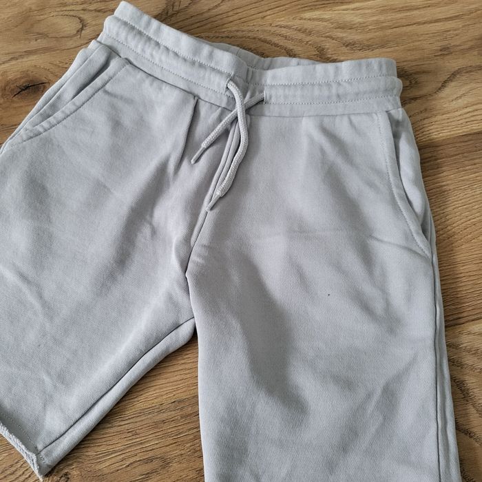 Nowe krótkie spodenki chłopięce r.128/134 H&M