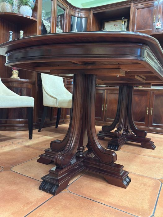 Mesa de jantar - madeira maciça