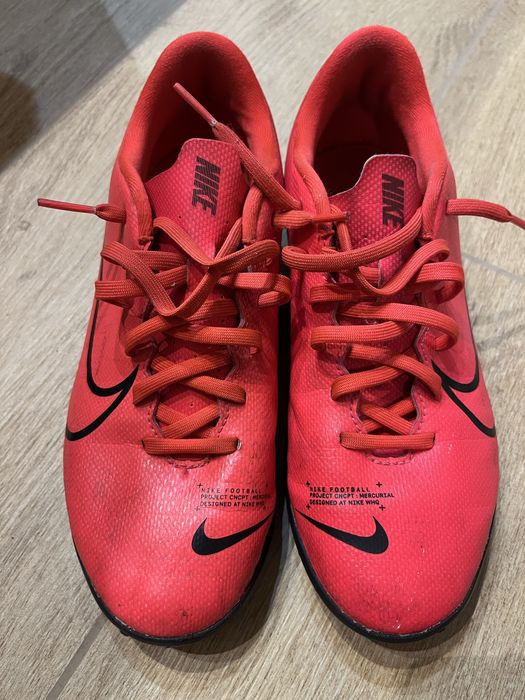 Buty piłkarskie turfy Nike 39