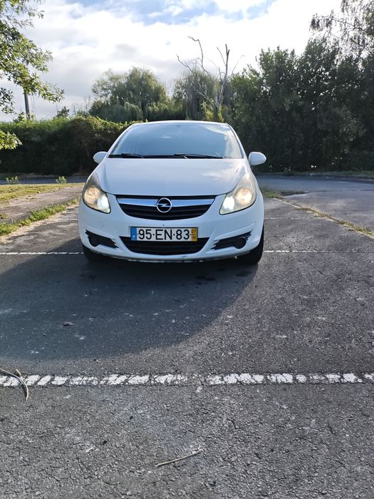 Opel Corsa D comercial