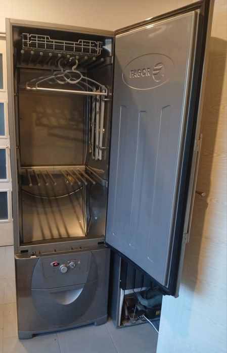 Desocupar urgente  secador de roupa vertical Fagor a funcionar correct