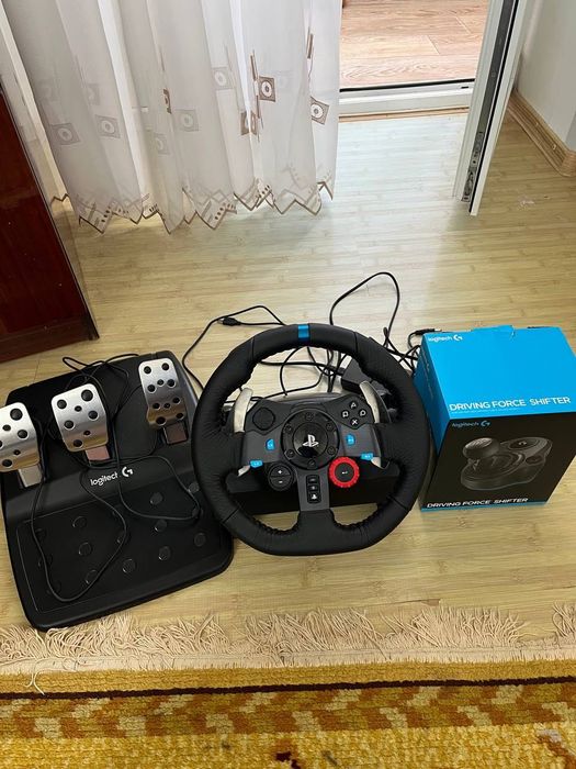 Комплект Logitech G29: кермо, педалі, перемикач передач