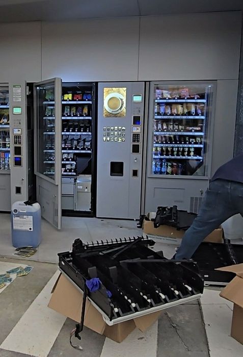 Montagem e reparos Vending Matique