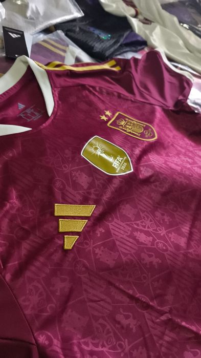 Camisola / Camisa Seleção Espanhola (Espanha) - Edição Especial Vermelho Bordeaux / Dourado - Nova