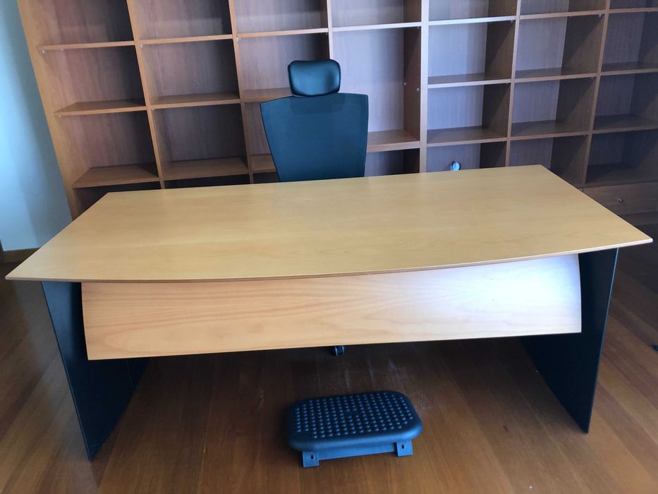 Mobiliário de escritório ou biblioteca COMO NOVO