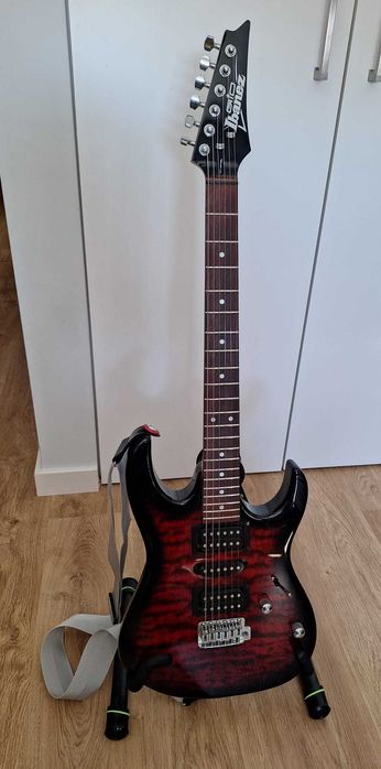 Guitarra eléctrica Ibanez Gio praticamente nova, com correia e softcase!