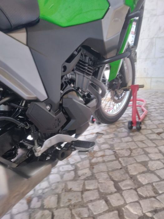Kawasaki versys 300.