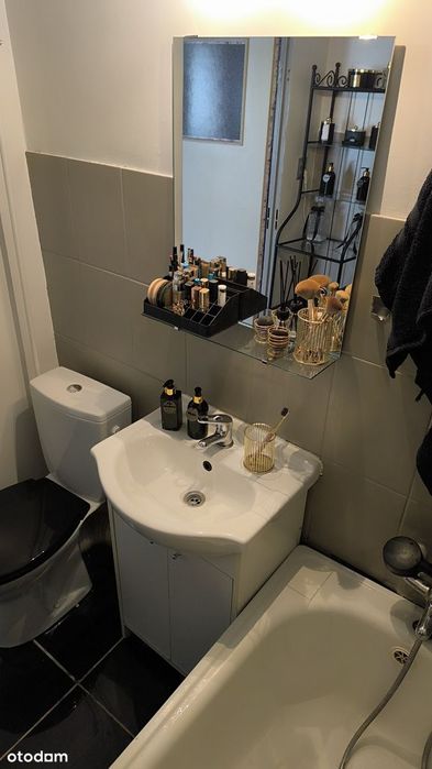 przytulny pokój z kuchnią