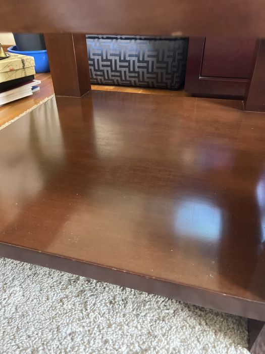 Mesa de apoio de madeira