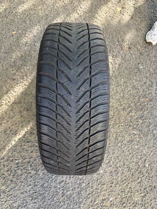 Pneu Goodyear Eagle Ultra 205 55 R16 com jante de ferro