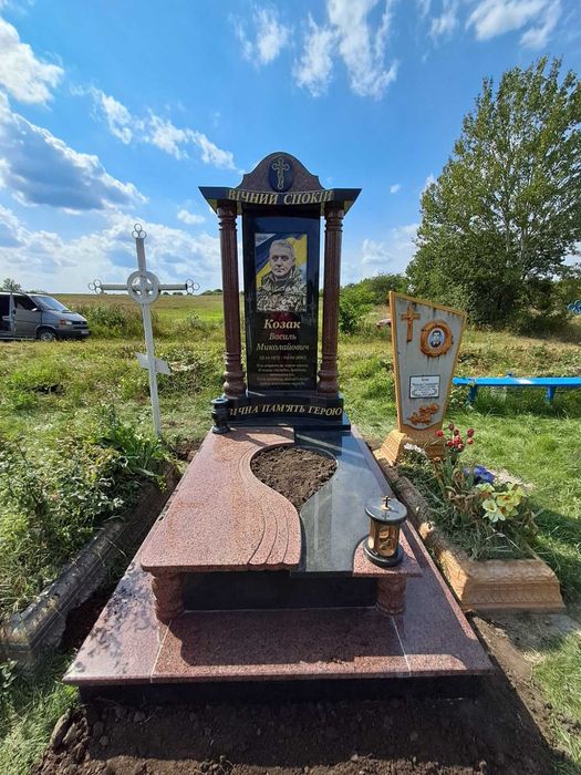 Памятники Ружин  .Вироби з граніту. Пам'ятники, стільниці, підвіконня