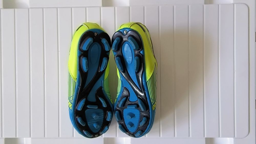 Дитячі футбольні бутси Mitre розмір 30 EUR