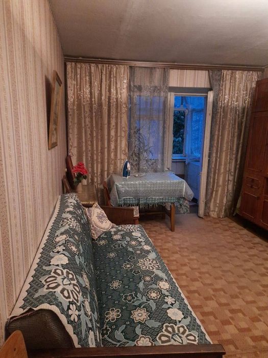 Підселення до дівчини, ЦЕНТР, біля сільпо, газова колонка є