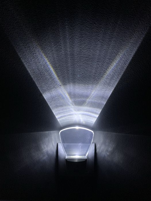 Luz de Presença e Orientação - Saro