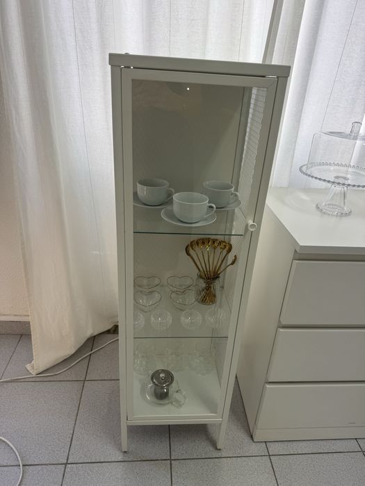 Estamte, armario e mesa