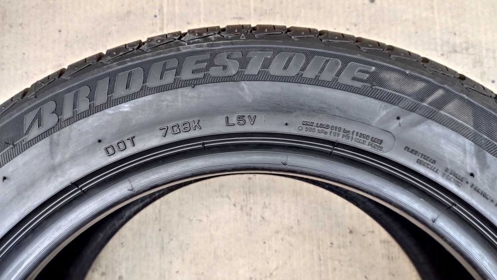 Шини 205/55R17.  Bridgestone. нові