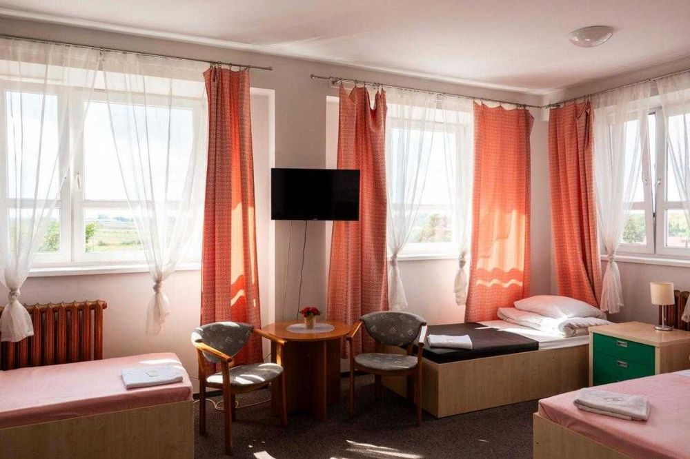 Лучшие Общежития и Хостелы Киева Есть места ! Метро Берестейская