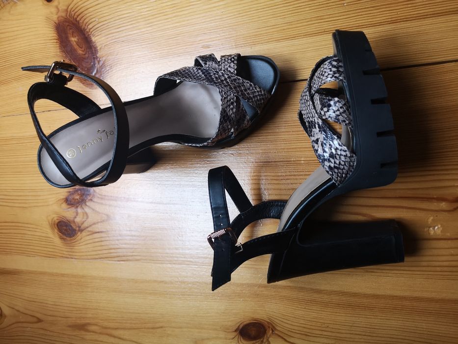 Śliczne buty sandały r. 38 Jenny Feiry jak nowe