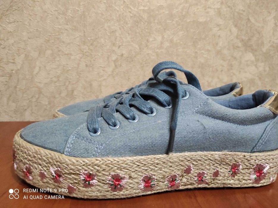 Кросівки жіночі джинсові