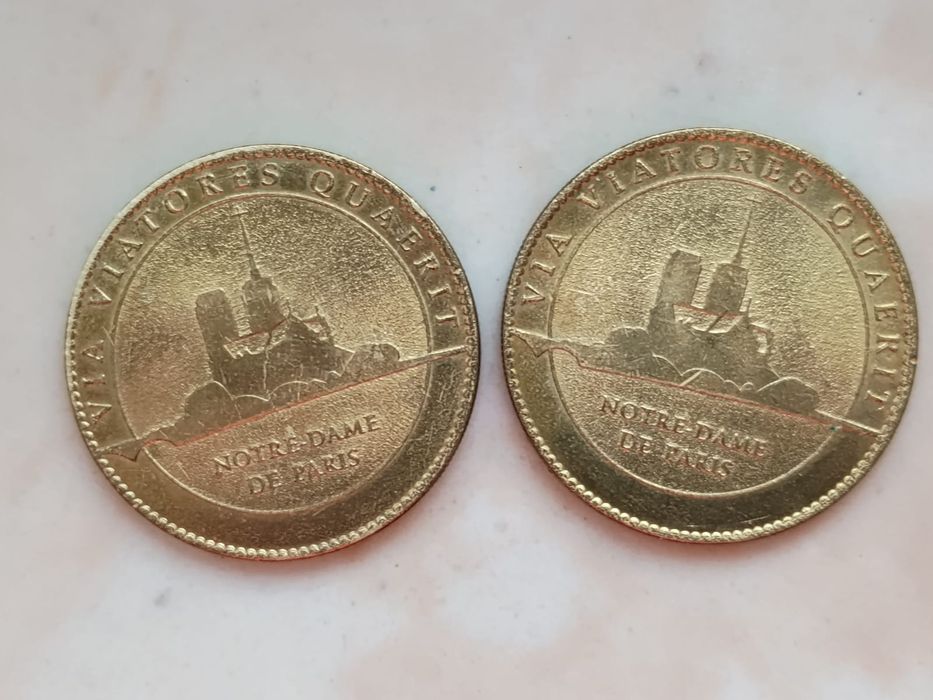 Medale okolicznościowe Katedra Notre-Dame 2 szt