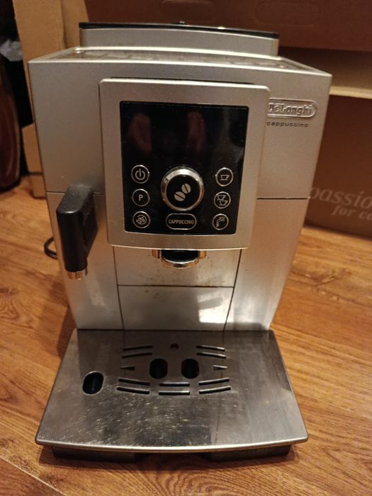 Express do kawy DeLonghi cappuccino