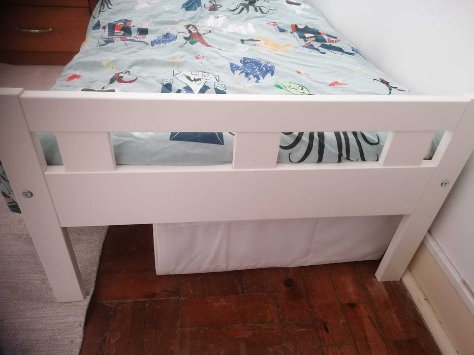 Cama de Criança 70x160 cm (IKEA) c/estrado ripas e colchão