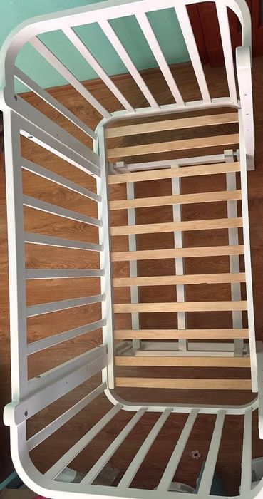 Біле дитяче ліжко Престиж 120×60 см з маятником, та регульованою боковою стінкою.  З матр