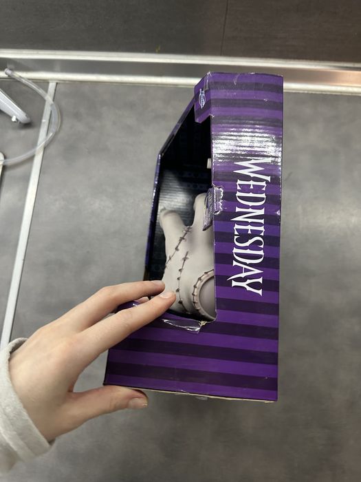 Рука на радіокеруванні Wednesday. Іграшка для поціновувачів:)