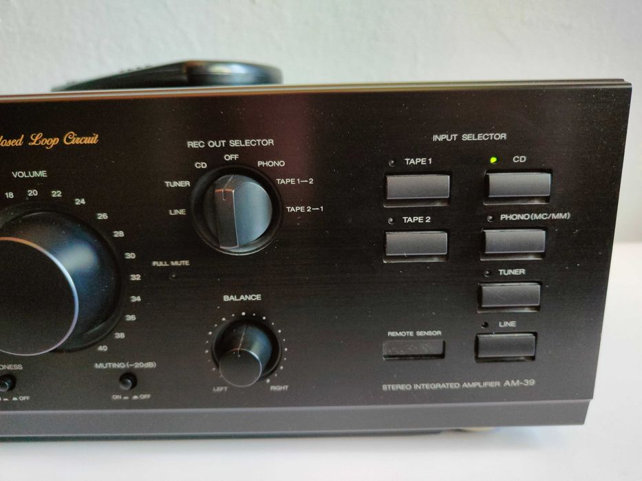 AKAI AM-39 B wzmacniacz stereo z pilotem