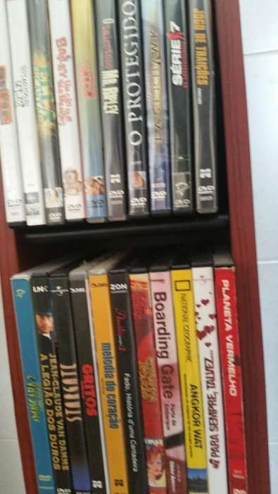 Coleção de DVDs e VHS (diversos) em excelente estado