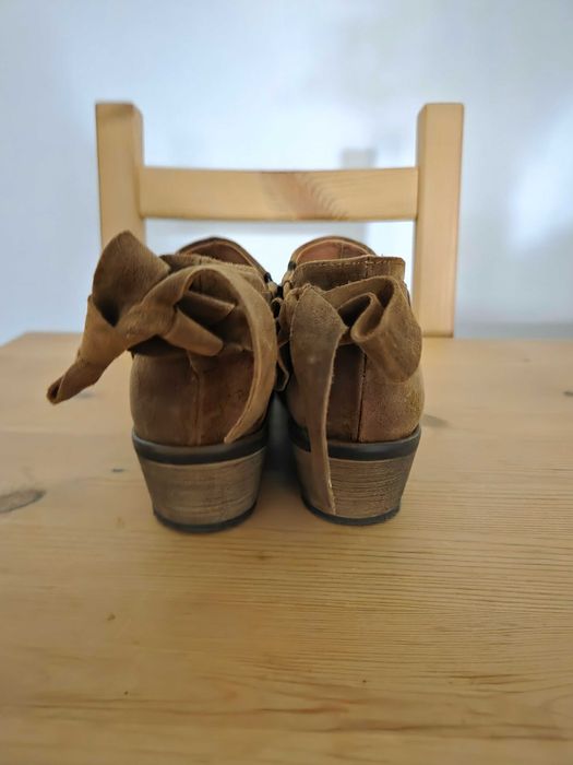 Botins em camurça castanha da XDK, tamanho 37