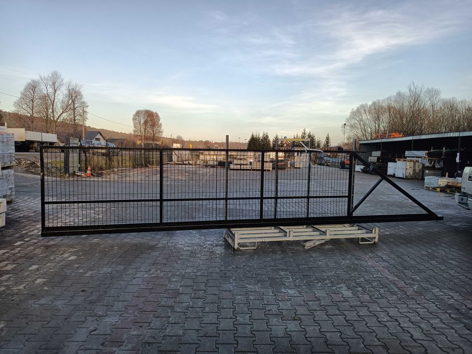 Ogrodzenie panelowe 153 fi5 z podmurówką w cenie 59zł/mb