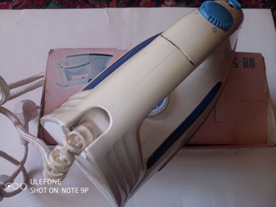 Продам утюг Deloni