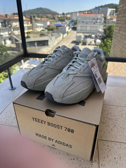 Sapatilhas Adidas Yeezy Boost 700 Salt