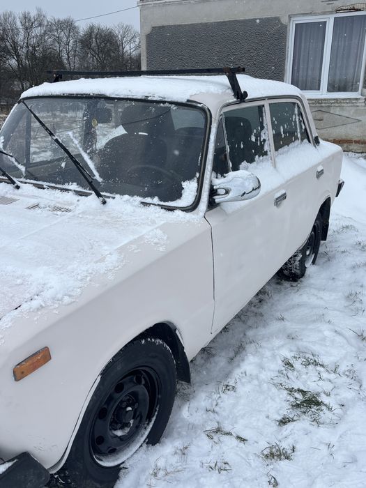 Жигуль білий 2101